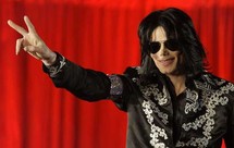 Michael Jackson op een archieffoto van 5 maart van dit jaar, toen hij een concertreeks aankondigde.  &nbsp; (Foto AP)